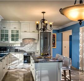 6 bedroom luxury villa with pool near Agia Pelagia, sleeps 12